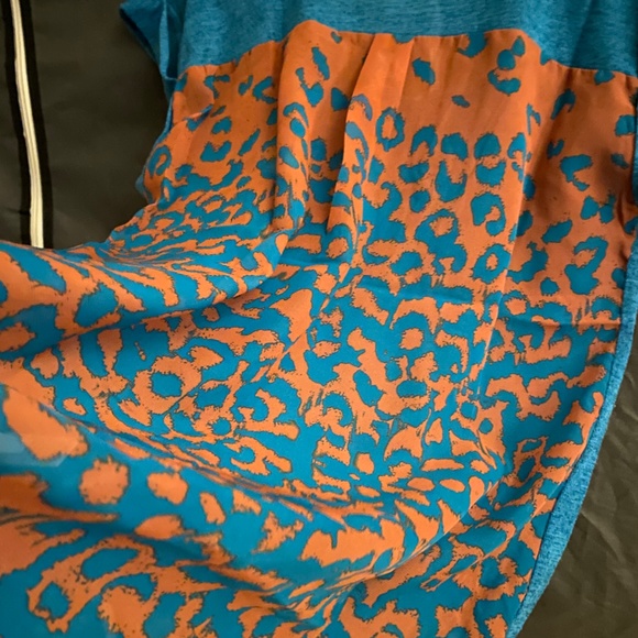 Xhilaration Blue S/S T-shirt with Organza Orange Blue Graphic Back Size Small - Picture 5 of 11